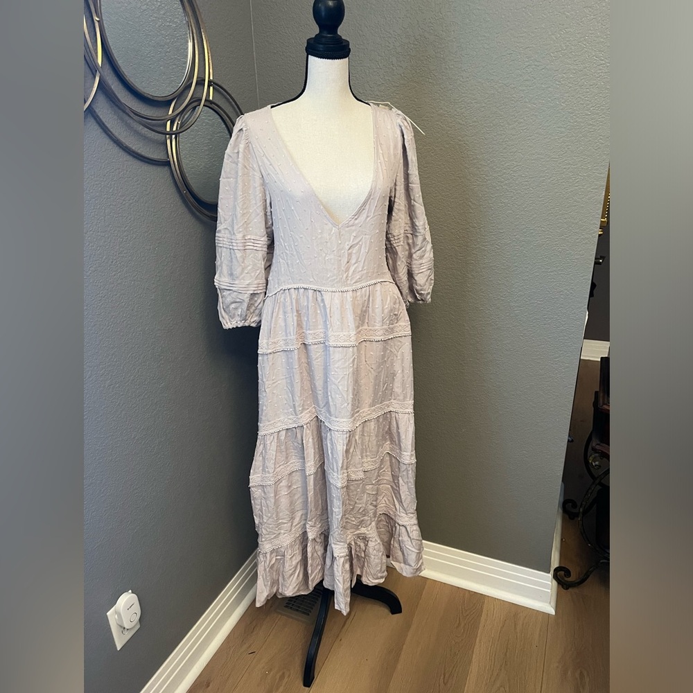 Women's Light Taupe V-Neck Tiered Midi Dress